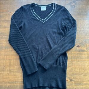 Nike Golf Women's Black Wool Blend V-Neck Sweater-Size XS-Preppy-Slim Fit